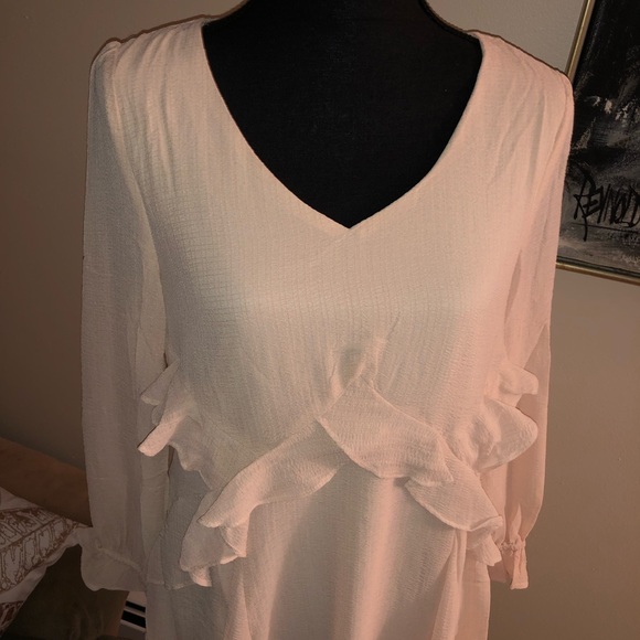 💕CREAM COLORED RUFFLE DRESS!! 💕 - Picture 5 of 8